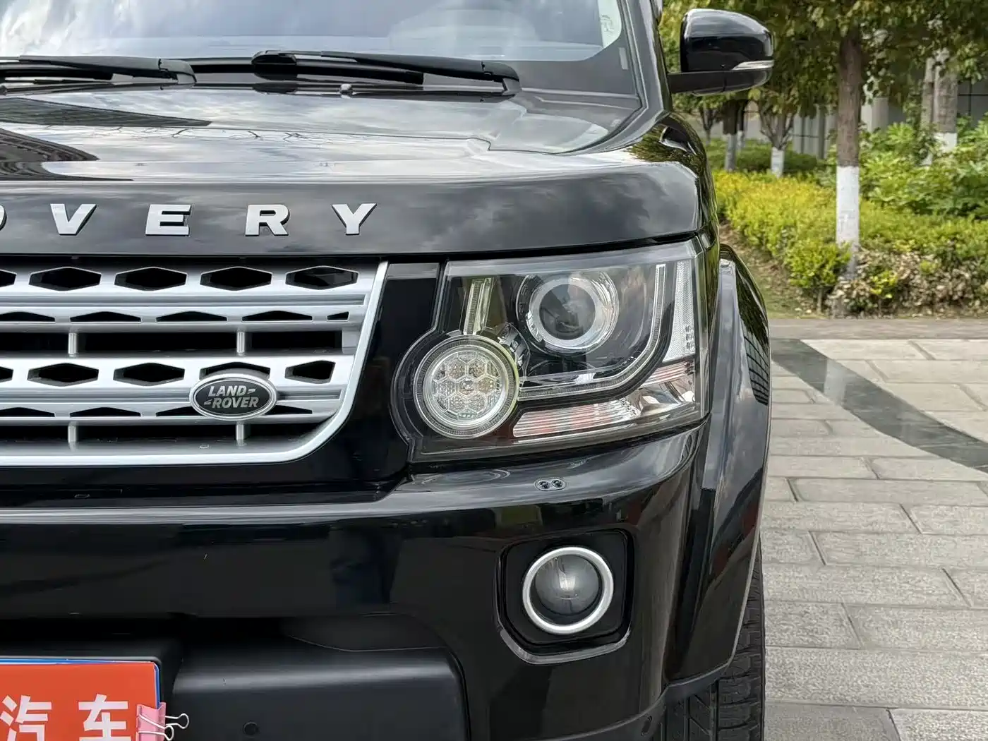 Land Rover Discovery 2015 3.0 SDV6 HSE Diesel фото 12