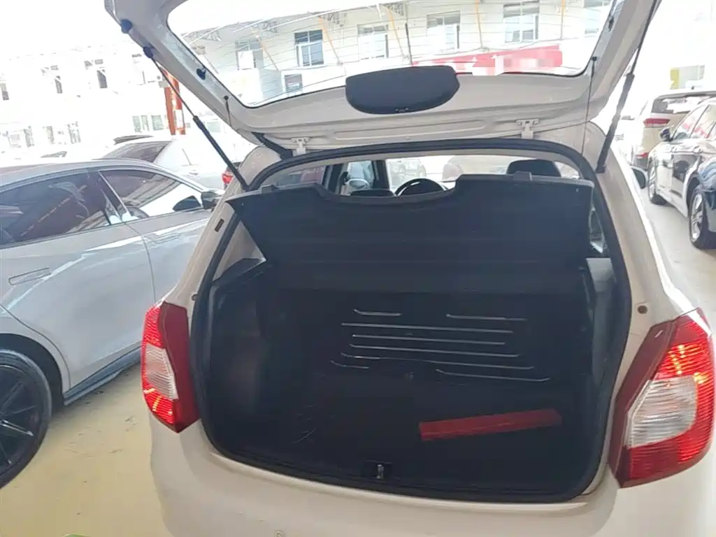 Škoda Fabia 2014 1.4L Automatic Crystal Edition фото 19