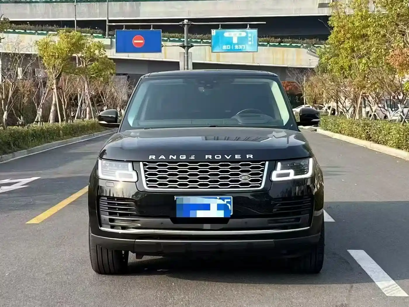 Land Rover Range Rover 2020 3.0 L6 Heritage Extended Edition фото 3