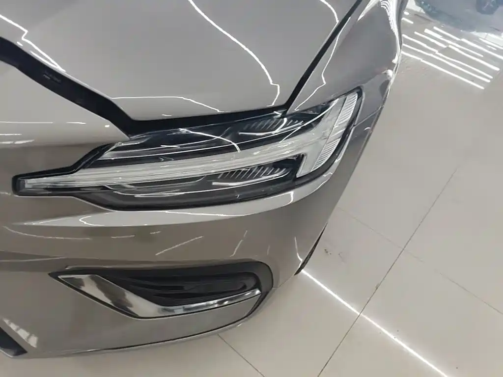 Фото 24 - Volvo S60