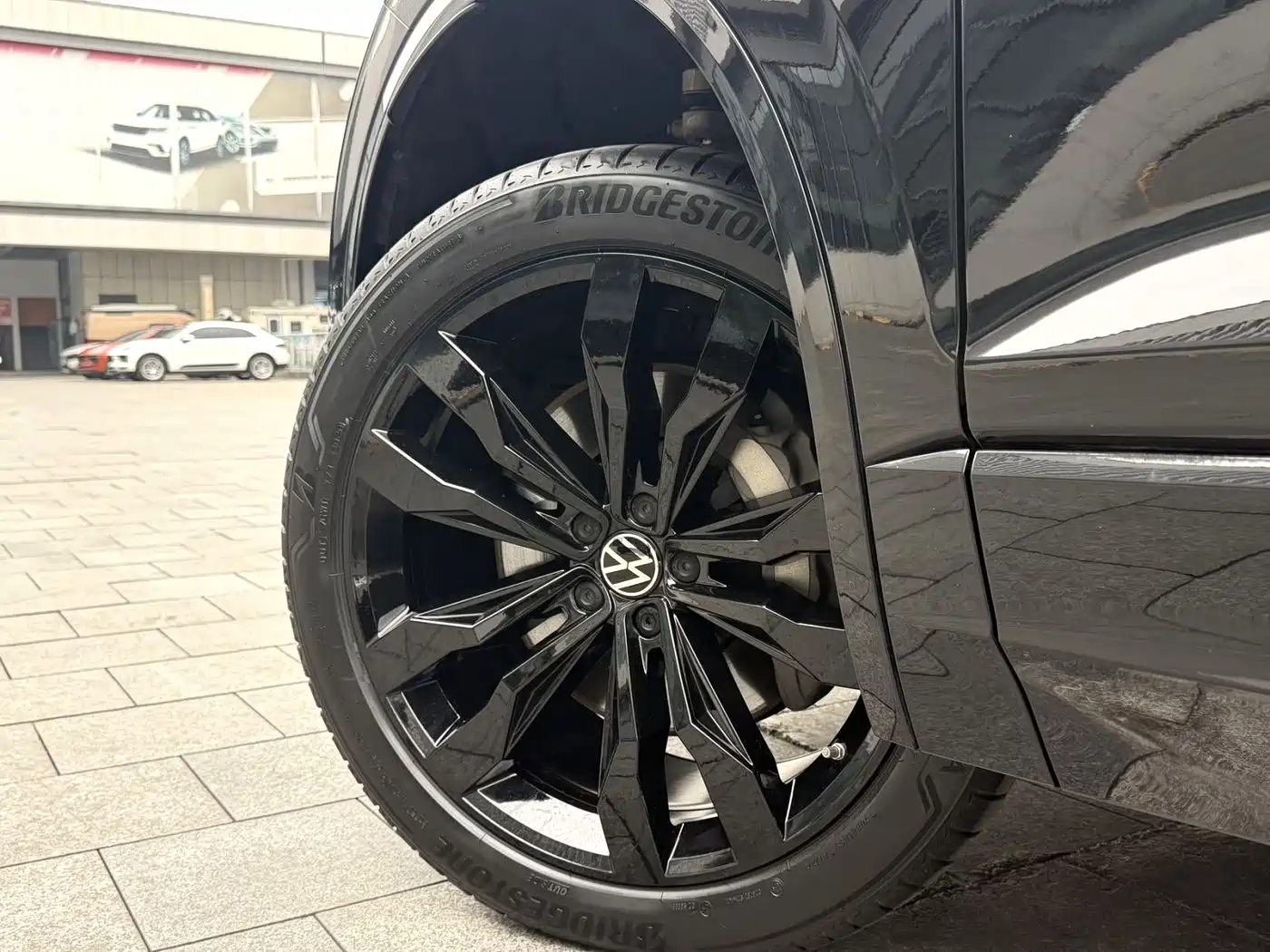 Volkswagen Touareg 2021 3.0TSI R-Exclusive фото 4
