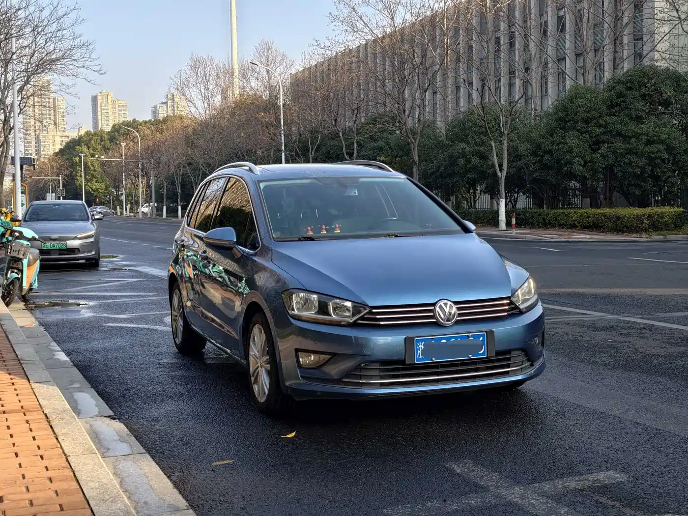 Volkswagen Golf Sportsvan 2016 230TSI Automatic Luxury фото 3