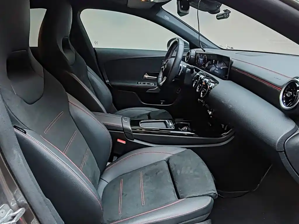 MERCEDES-BENZ CLA (IMPORT)