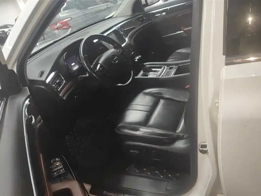 GAC Trumpchi Trumpchi GS8 2017 320T 2WD Luxury Edition (7-Seater) фото 9