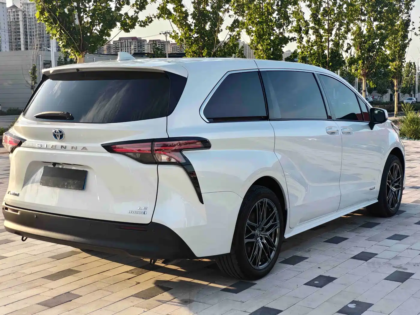 Toyota Sienna 2023 2.5L Hybrid Comfort Edition фото 9