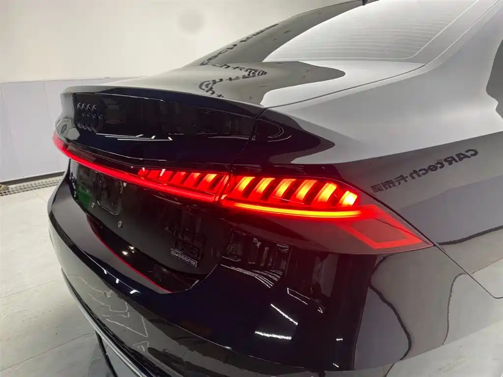 Audi A7L 2024 45 TFSI Luxury фото 10