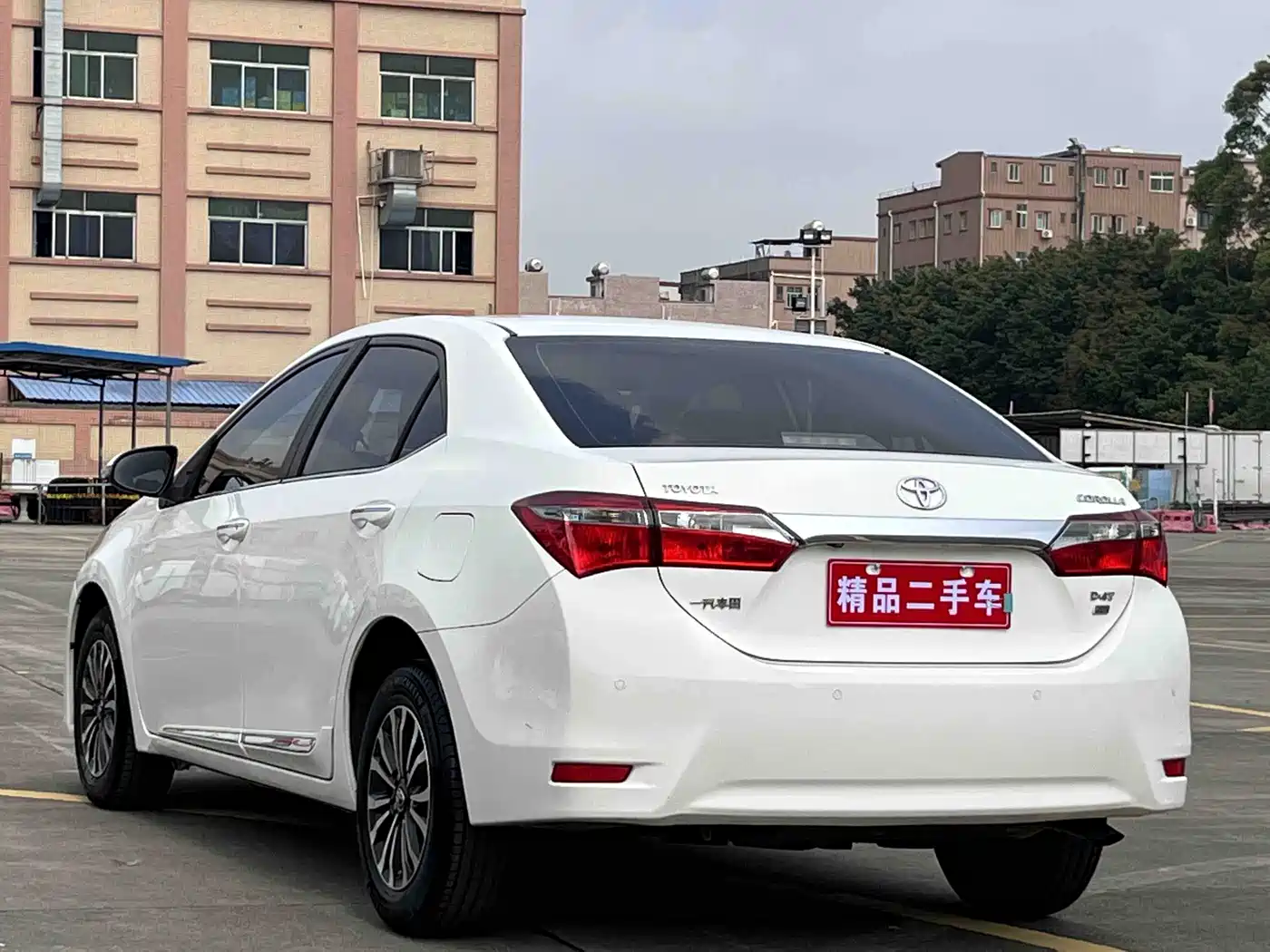 Toyota Corolla 2017 Facelift 1.2T S-CVT GL-i фото 4