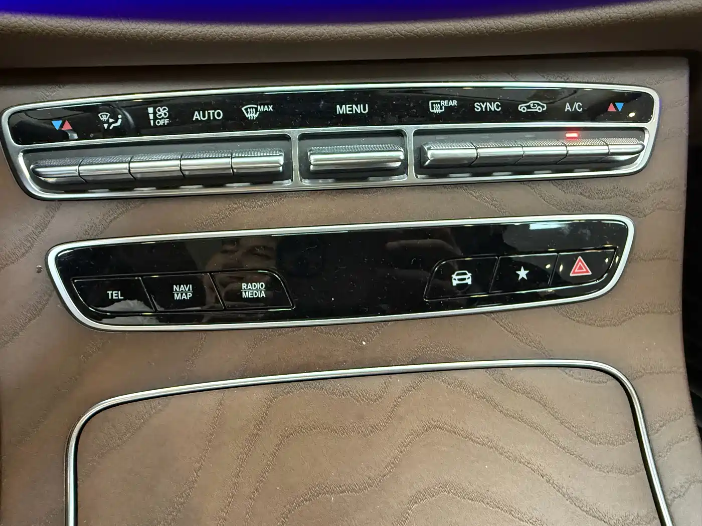 Mercedes-Benz E-Class 2022 E 300 L Luxury фото 5