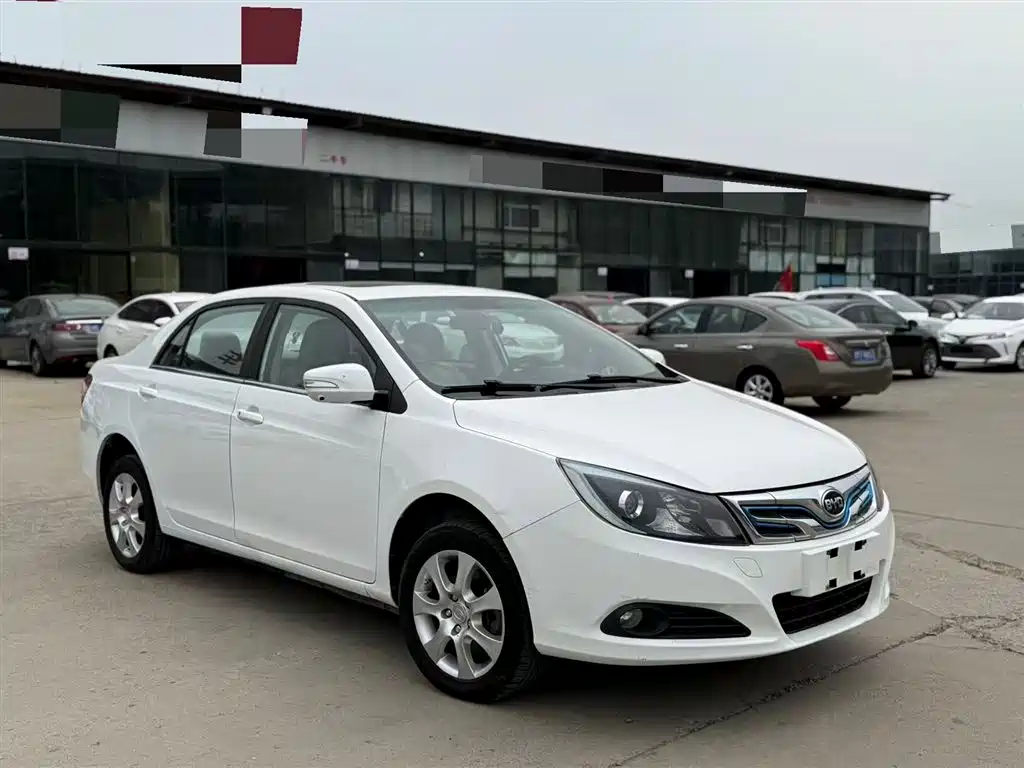 BYD E5