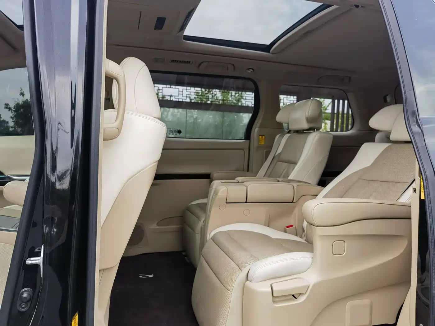 Toyota Alphard 2012 3.5L Premium Edition фото 9
