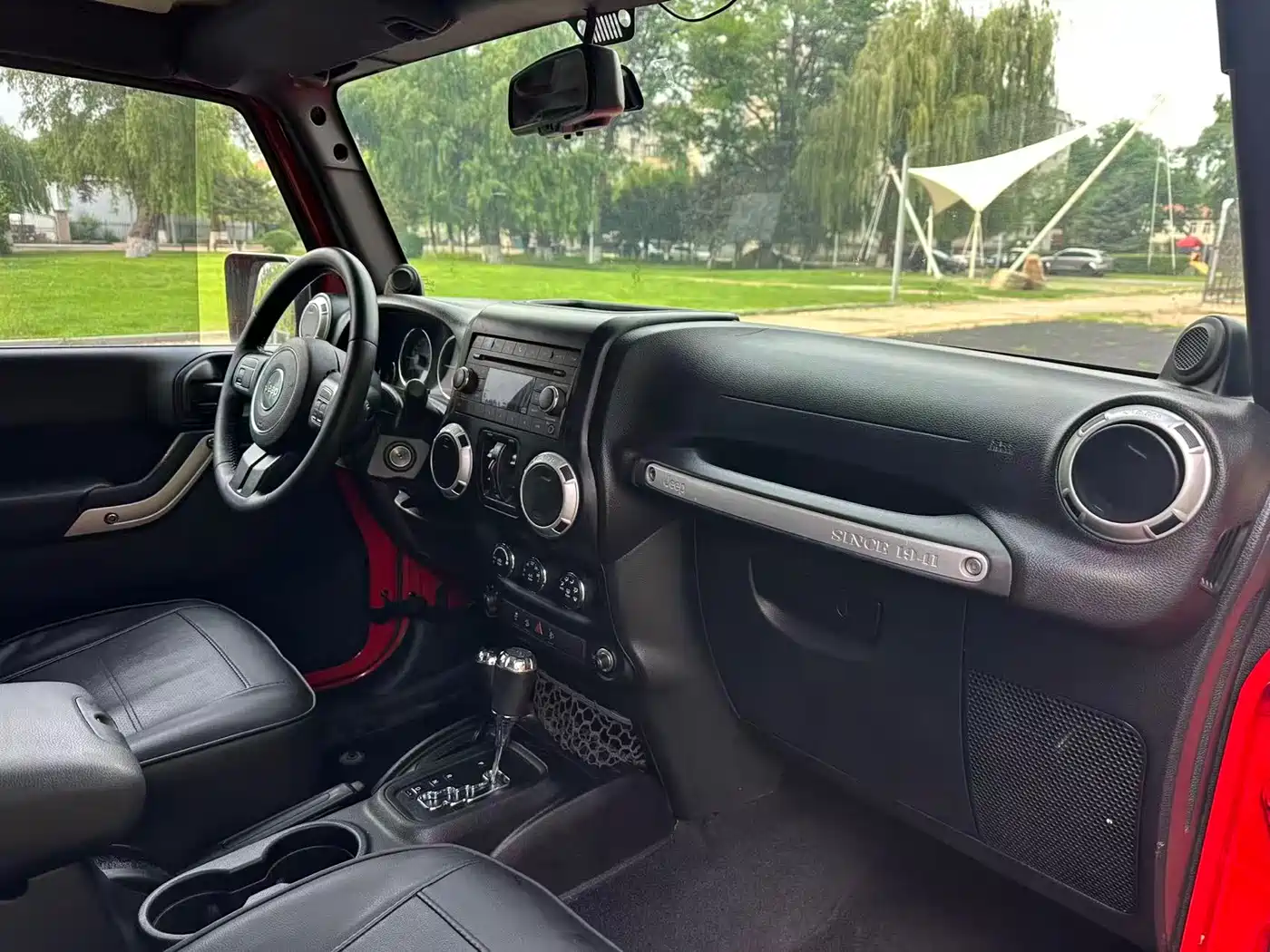 Photo 11 - Jeep Wrangler