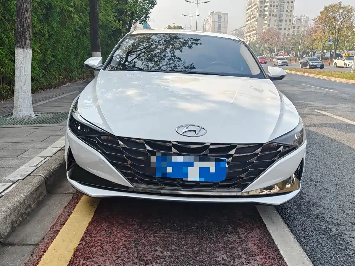 Hyundai Elantra 2021 1.5L CVT GLS Leading Edition фото 2