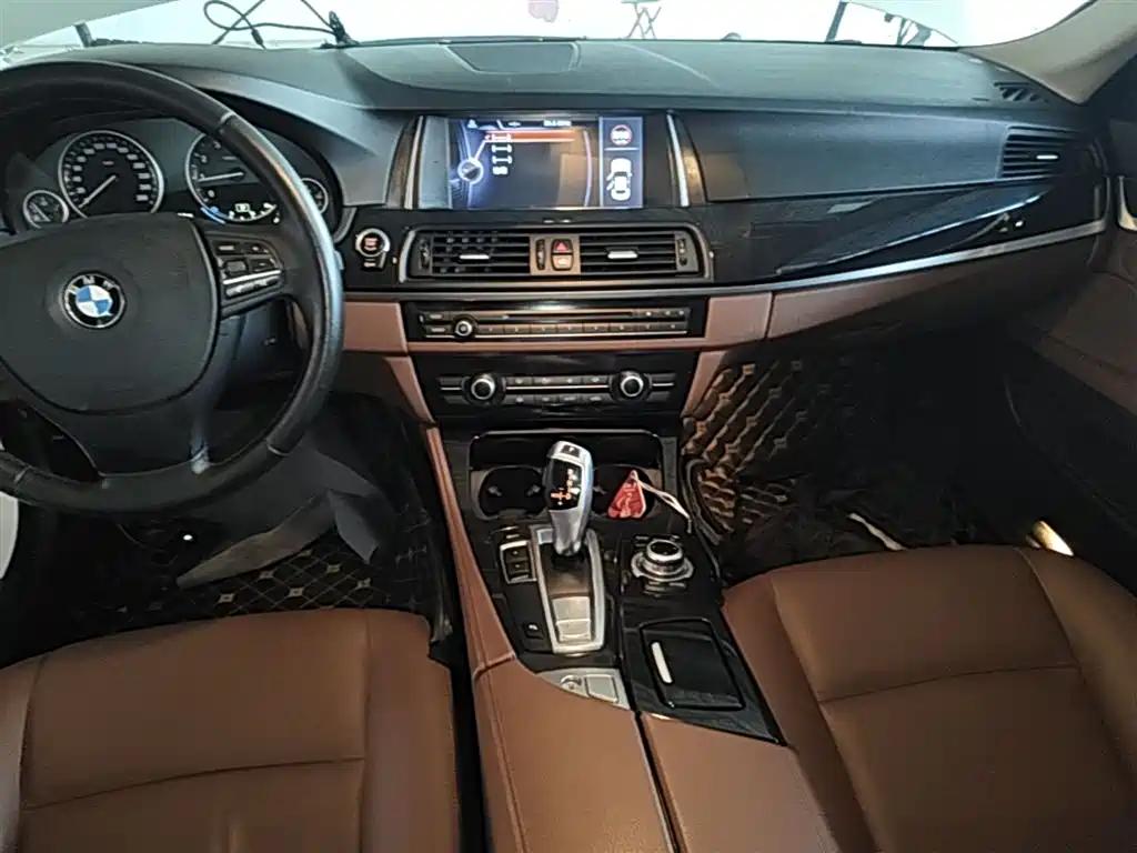 BMW 5 Series 2014 520Li Elegance фото 13