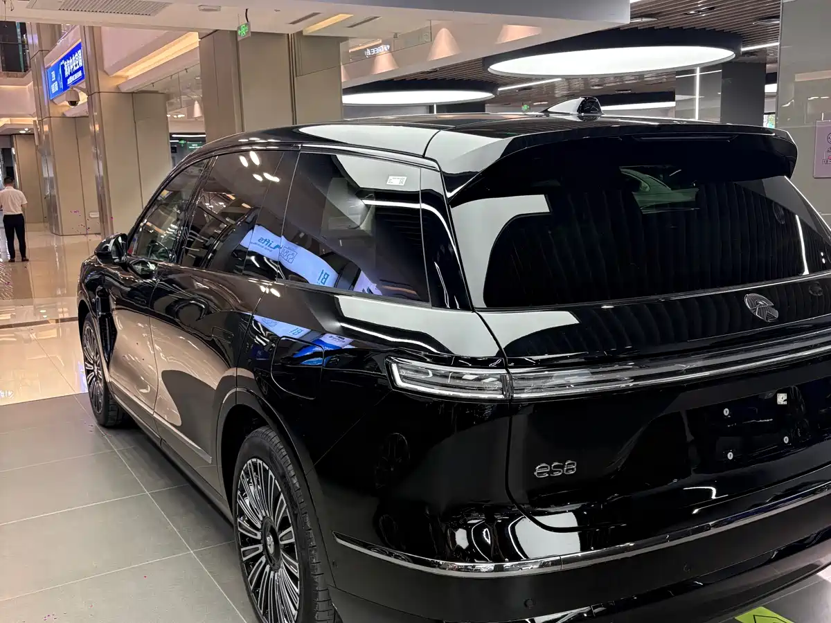 NIO ES8 2025 Model 6-Seat Executive Luxury Edition фото 4