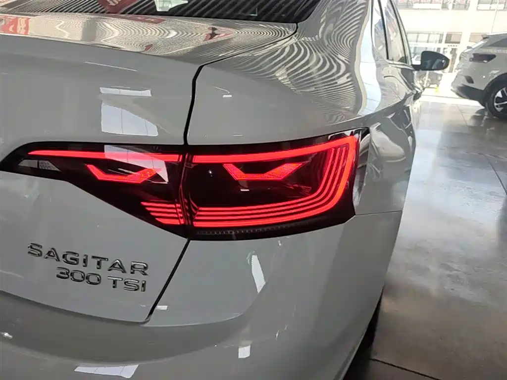 Volkswagen Sagitar 2023 300TSI DSG Surpassing Edition фото 8