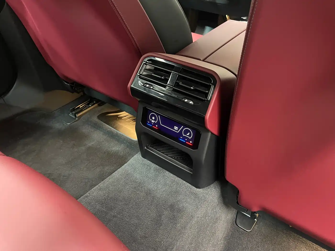 BMW 5 Series 2025 530Li Premium M Sport Package фото 13