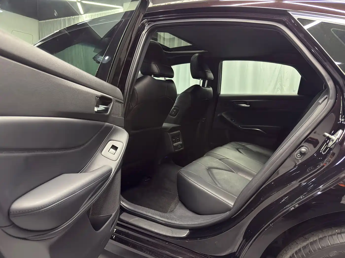 Toyota Avalon 2021 2.5L Luxury Edition фото 15
