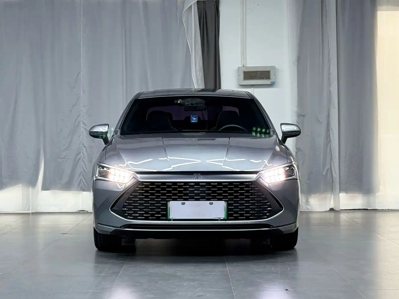BYD Qin PLUS 2021 DM-i 55KM Flagship фото 3