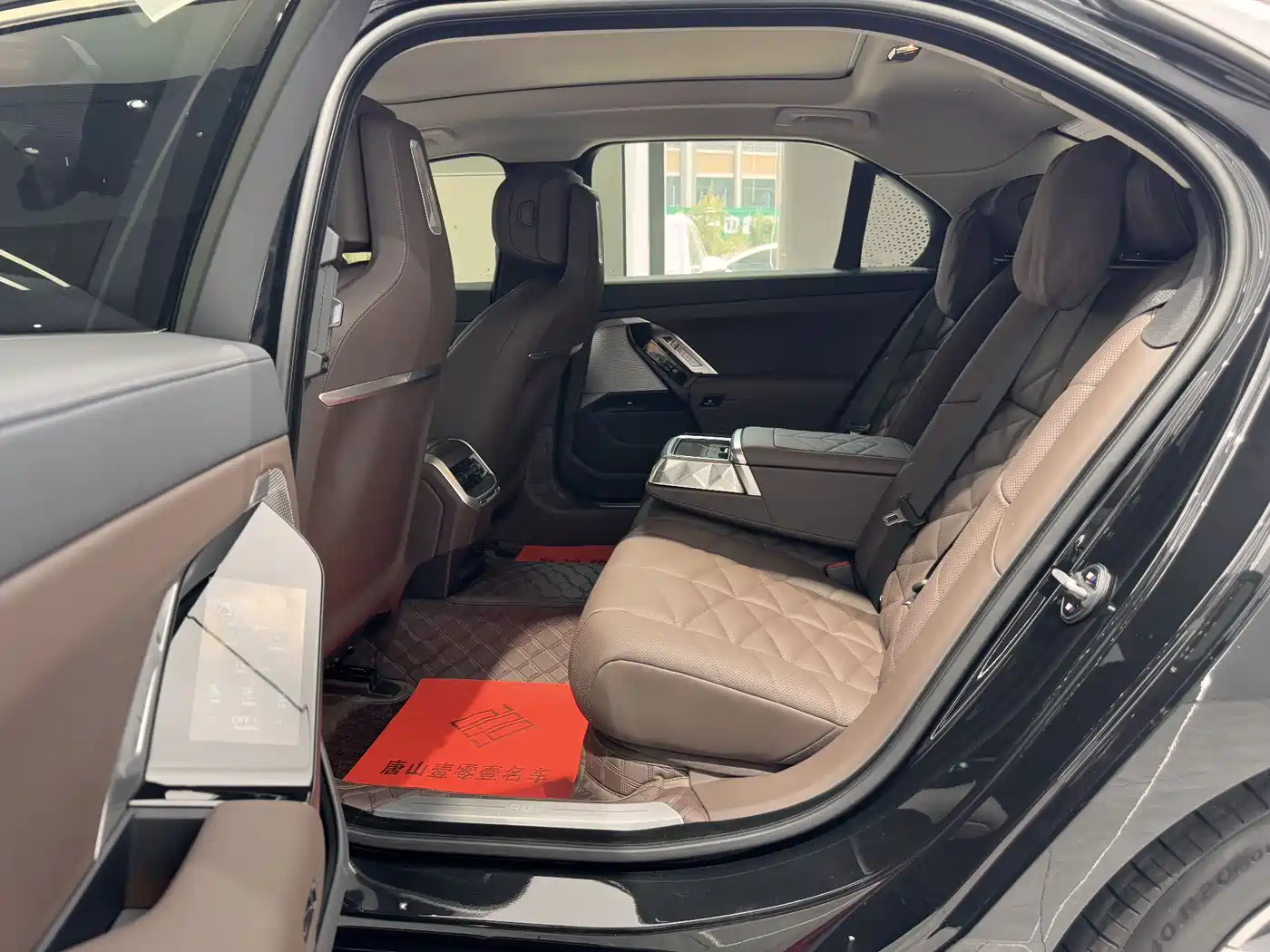 BMW 7 Series 2026 735Li Luxury Package фото 22