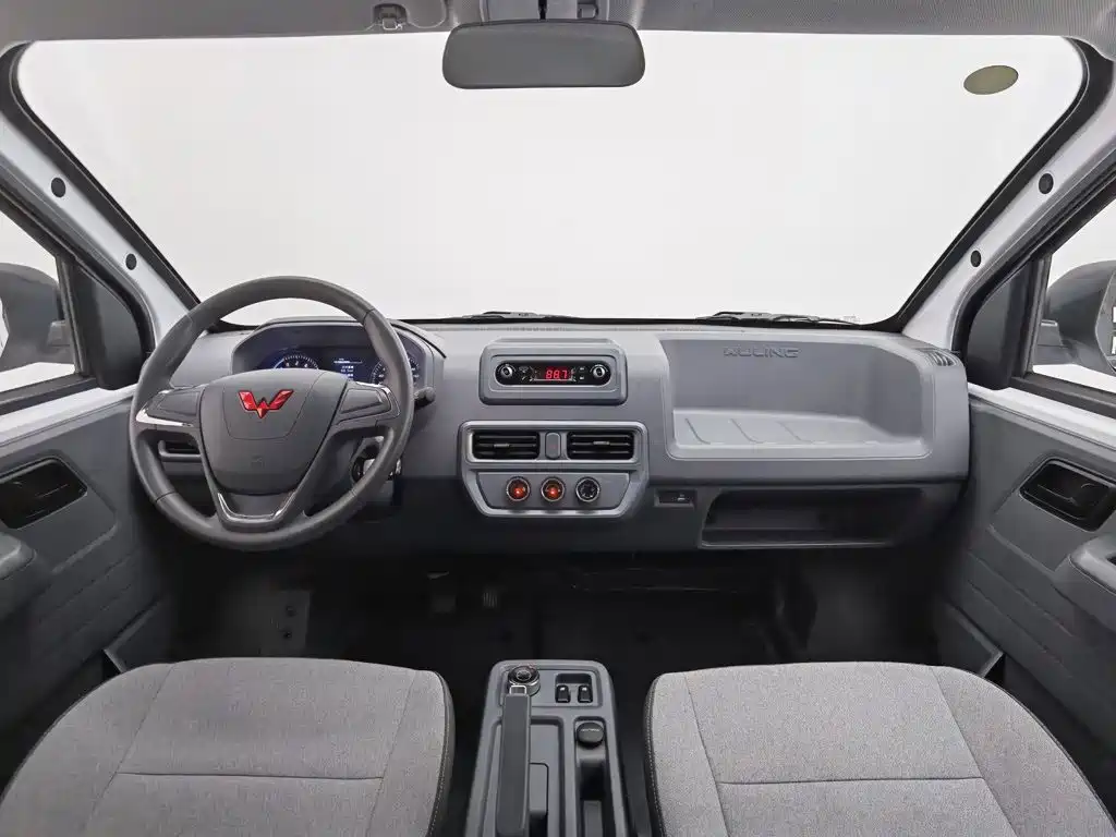 Wuling Motors Wuling Yangguang 2025 2024 300KM Comfort Bus Version 75kW