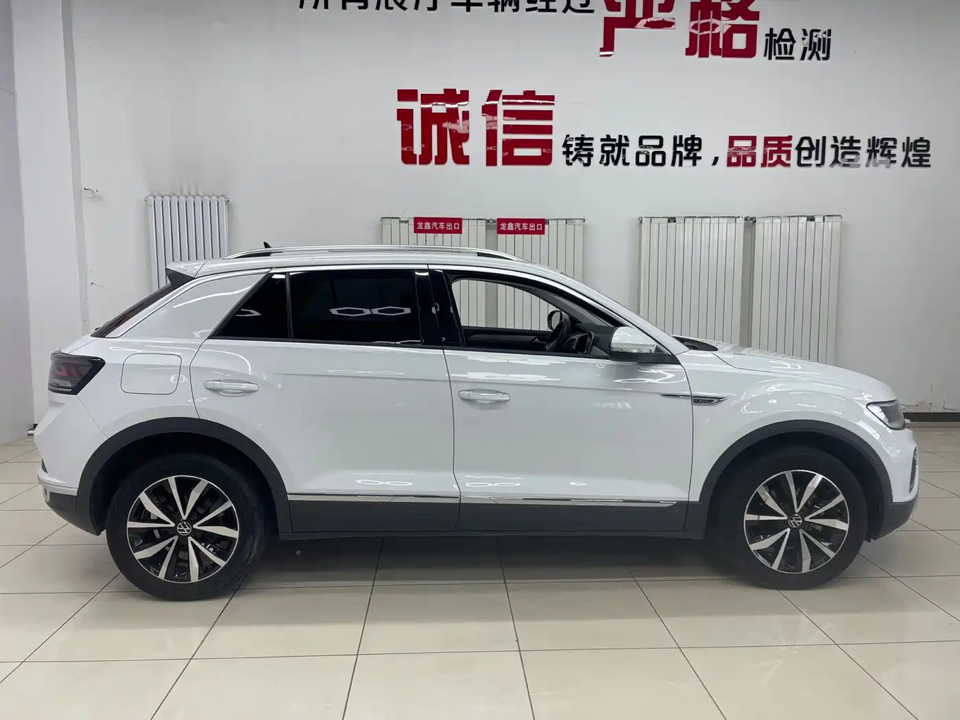 Volkswagen T-ROC 2023 280TSI DSG 2WD Time Edition фото 7
