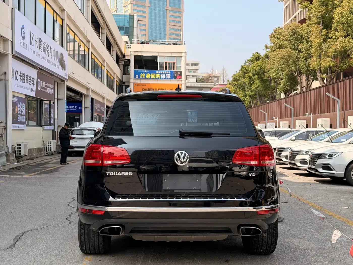 VOLKSWAGEN TOUAREG