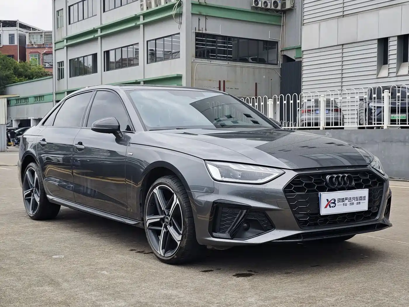 Audi A4L 2025 2 Million Celebration Edition 40 TFSI Luxury Dynamic фото 3