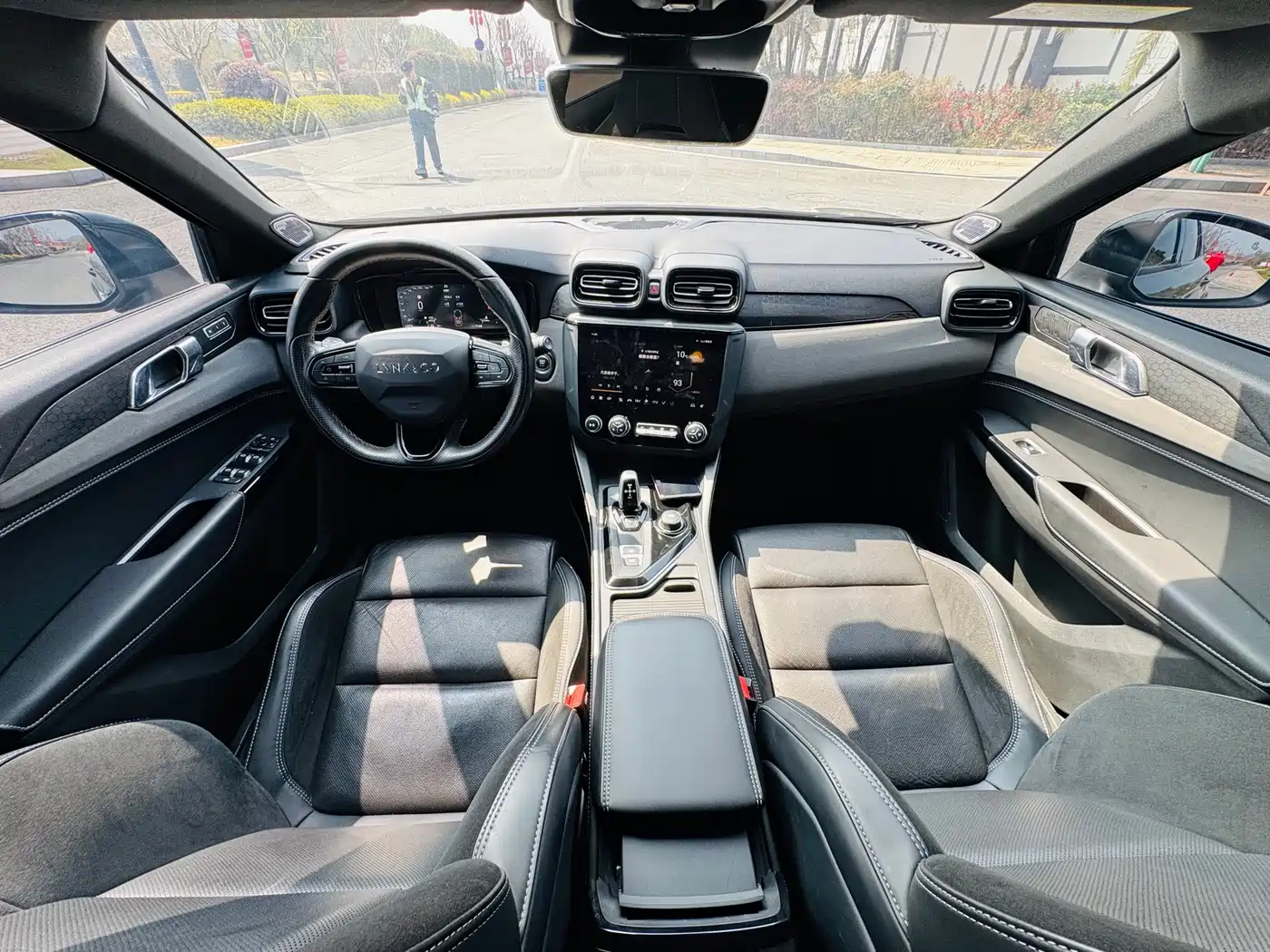 Lynk & Co 02 Hatchback 2022 2.0TD Pro фото 6