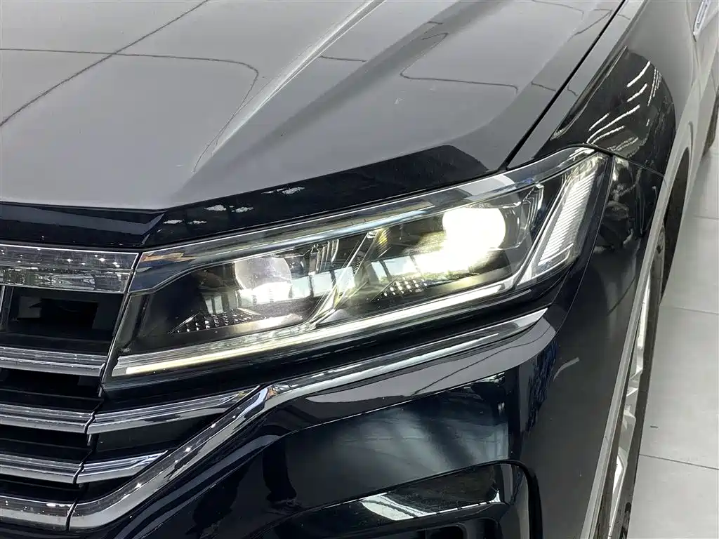 Volkswagen Touareg 2020 2.0TSI Rui Shang Edition China VI фото 11