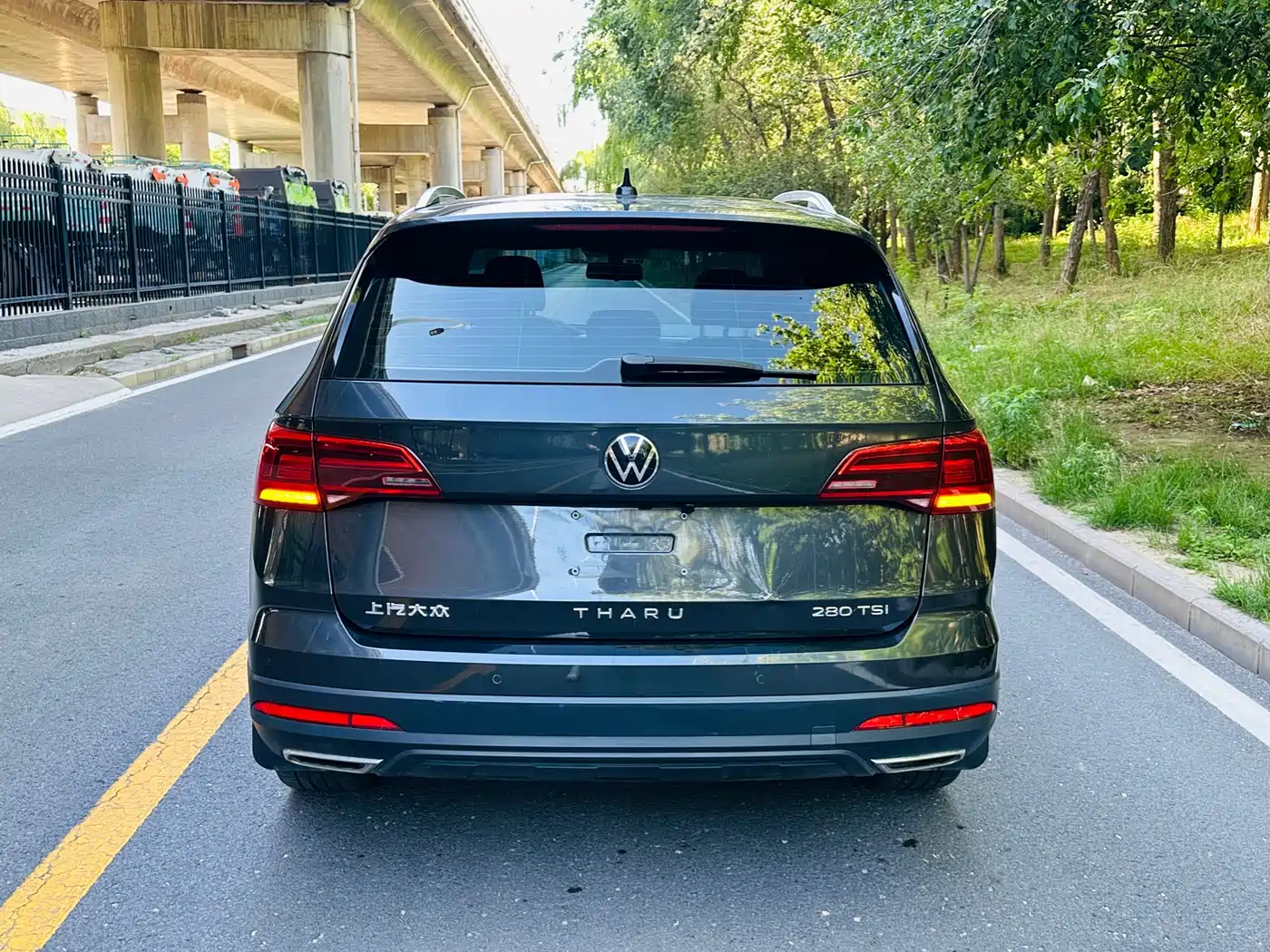 Volkswagen Tharu 2022 280TSI FWD Luxury Edition фото 11