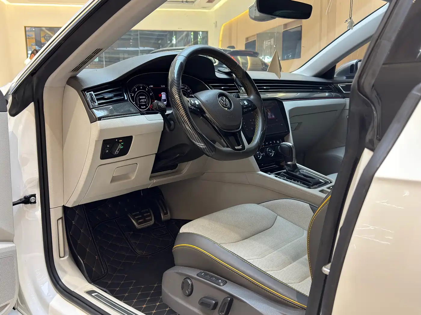 Volkswagen FAW-Volkswagen CC 2019 380TSI Radiance Edition China VI фото 8