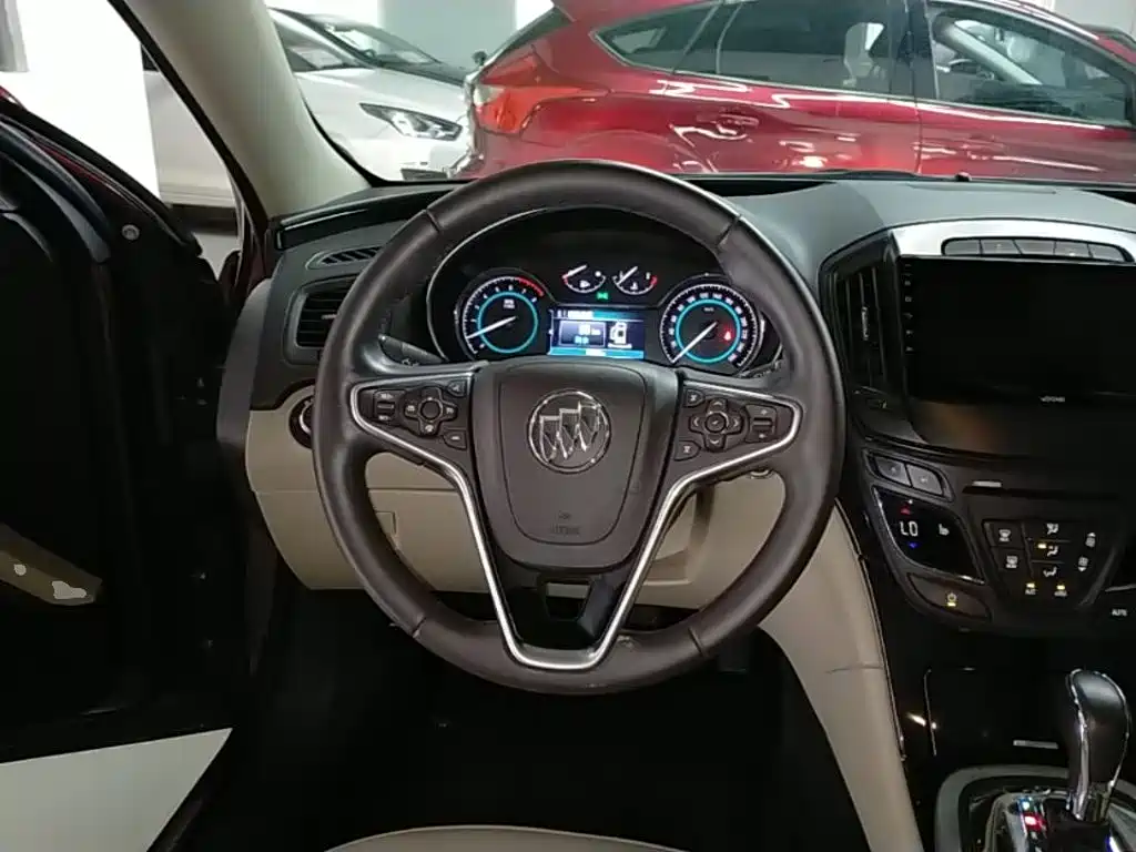 صورة 11 - Buick Regal