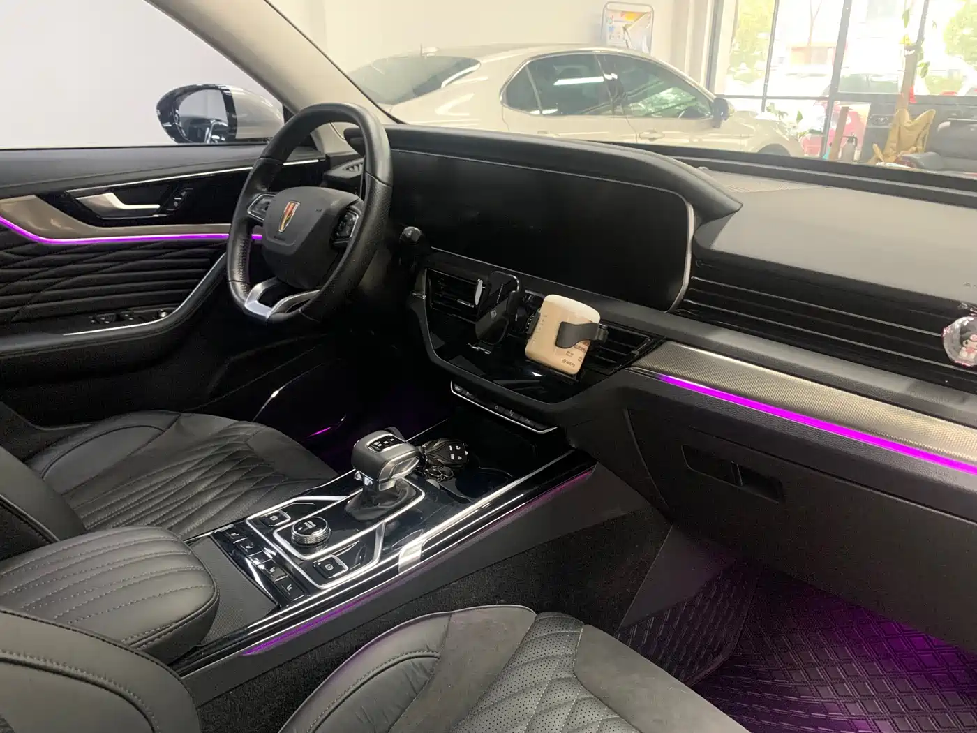 Hongqi HS5 2022 Facelift 2.0T Smart Flag Enjoyment Edition фото 10