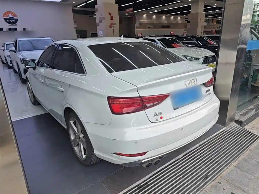Audi A3 2018 30th Anniversary Limousine 35 TFSI Style фото 5