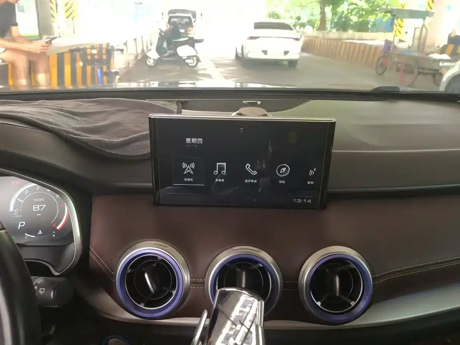 Photo 13 - WEY VV6