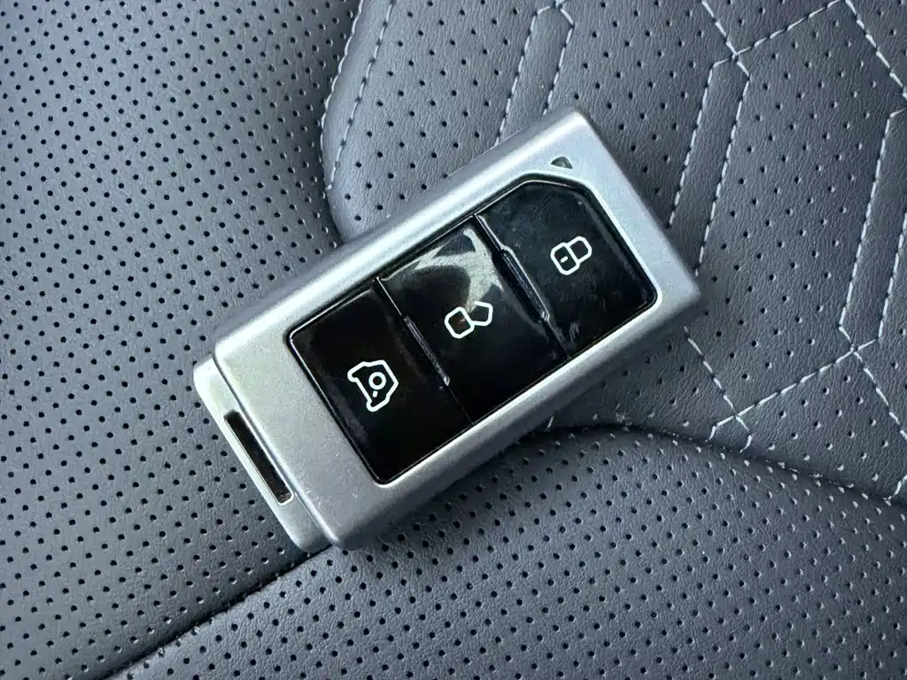 212 T01 2025 2024 2.0T Explorer