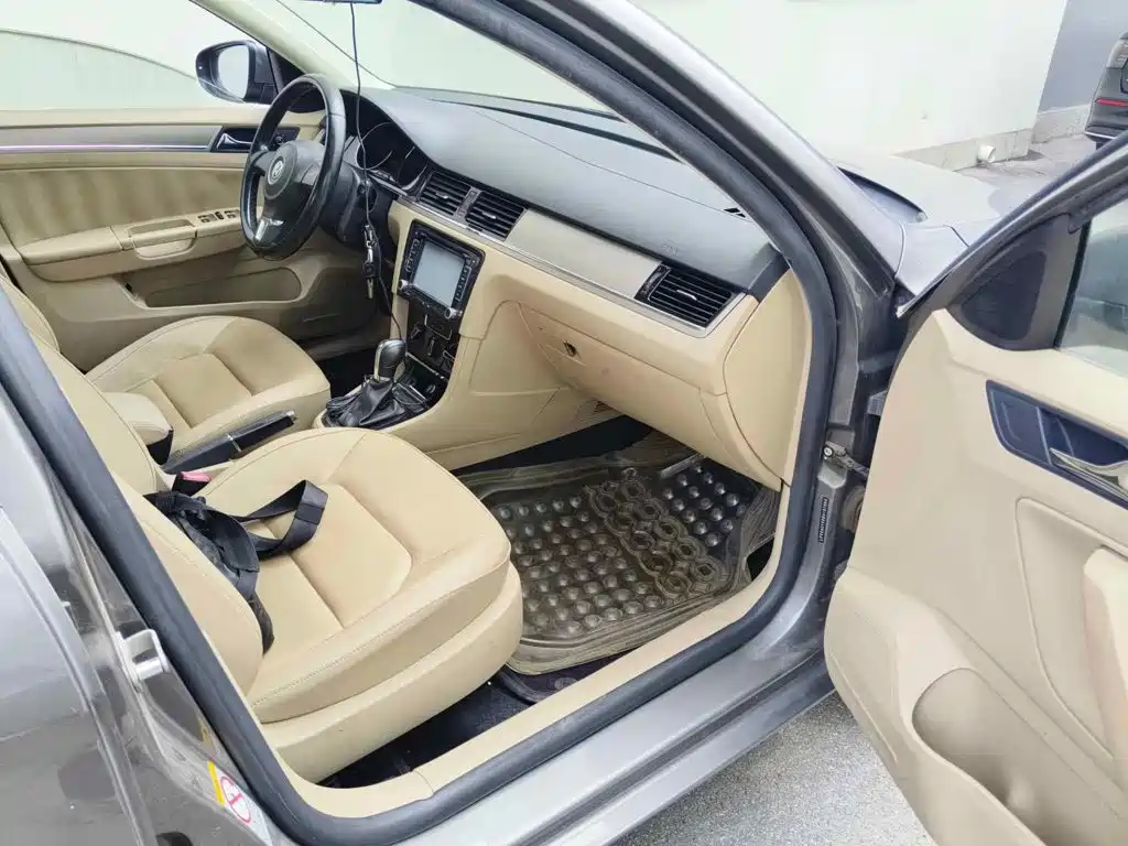 Volkswagen Bora 2013 2013 1.6L Automatic Comfort Model
