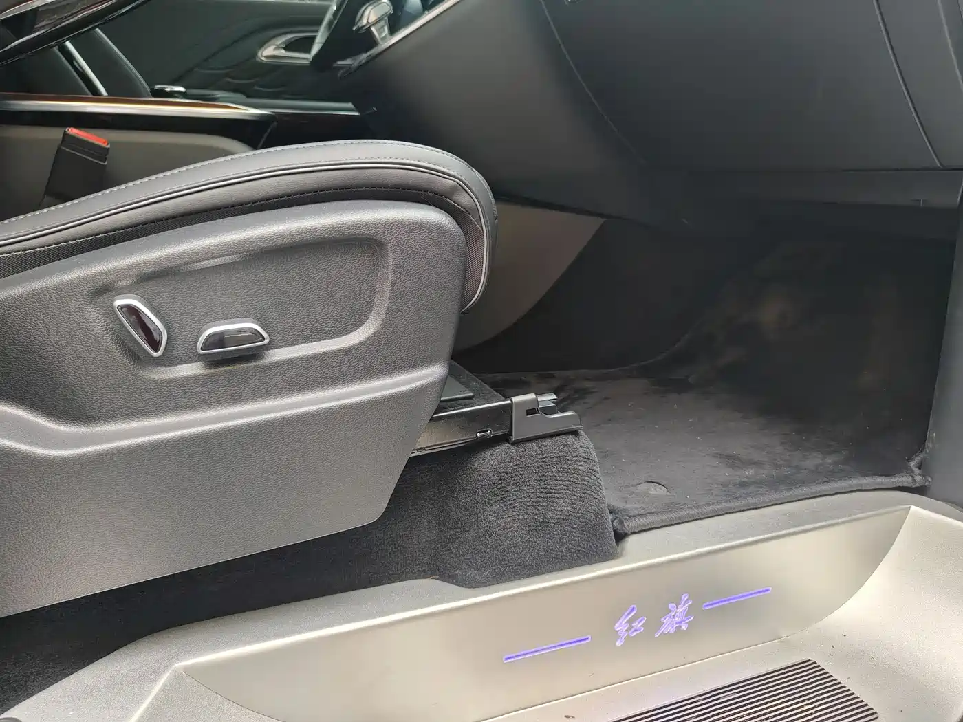 Hongqi HQ9 2023 2.0T Smart Connect Flagship фото 26