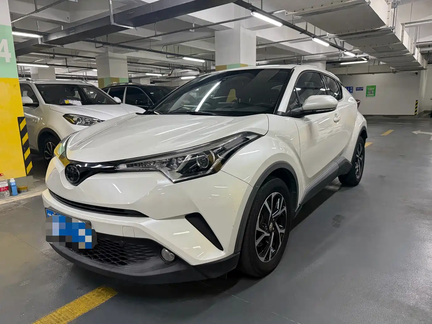Toyota C-HR 2020 Model 2.0L Leading фото 2