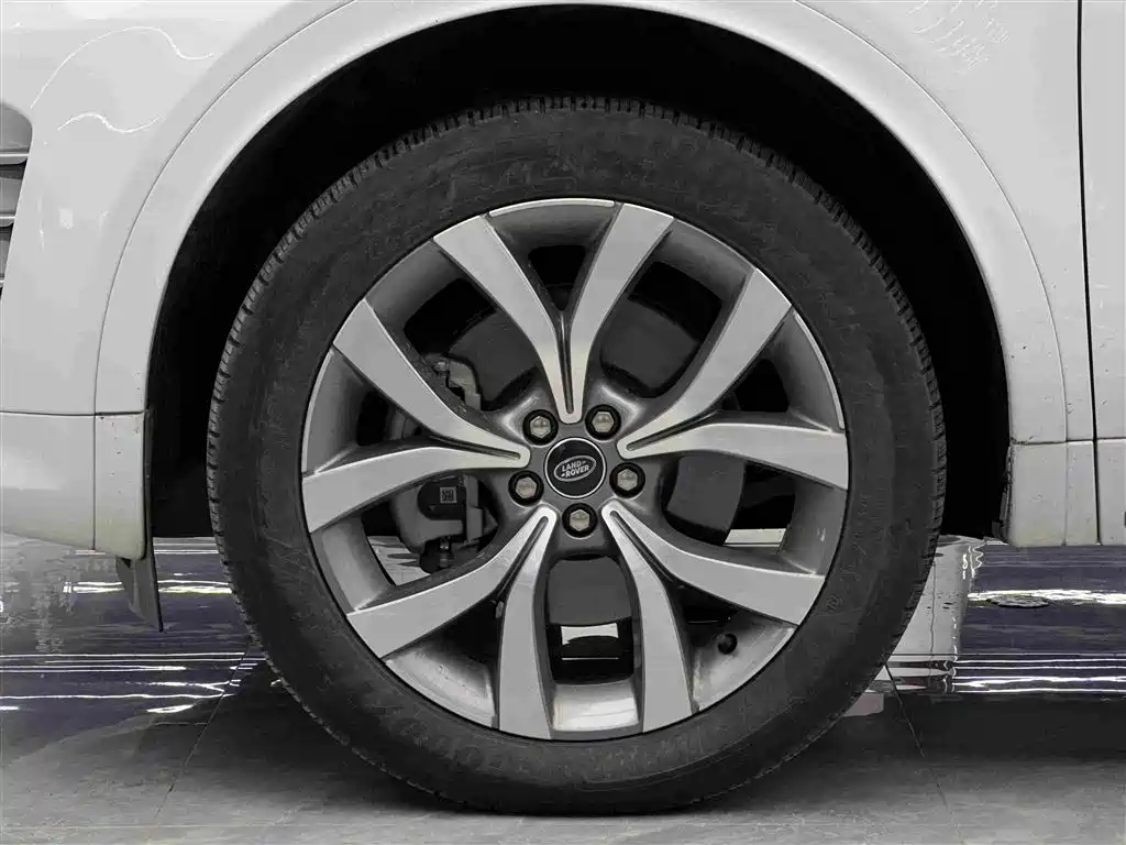 2025 Land Rover Discovery Sport