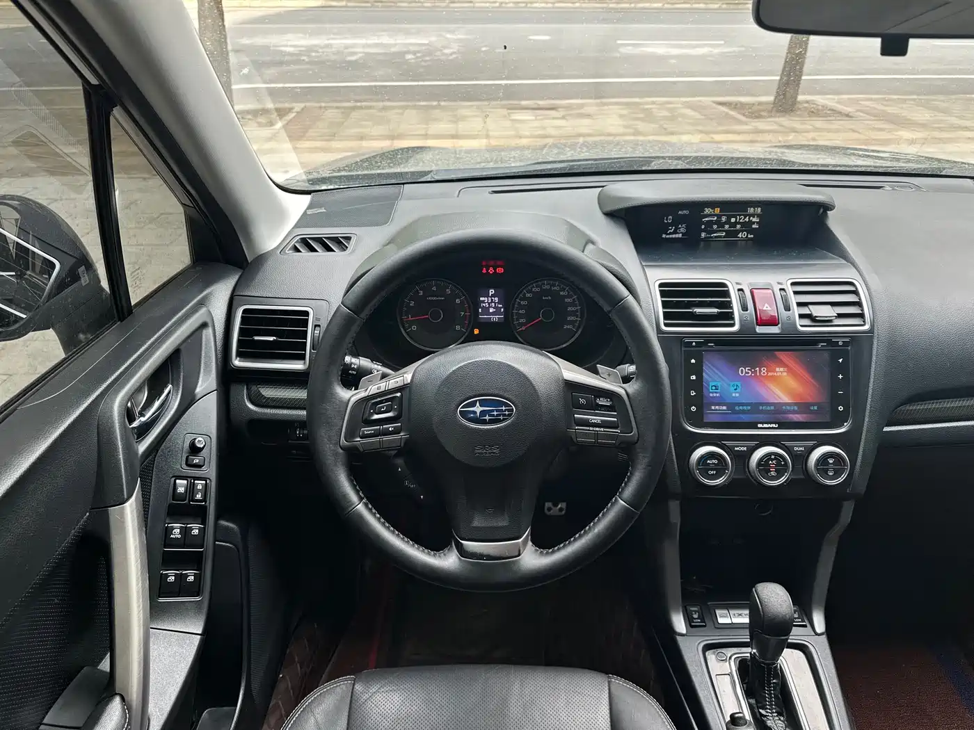 Subaru Forester 2015 2.5i Special Commemorative Edition фото 3