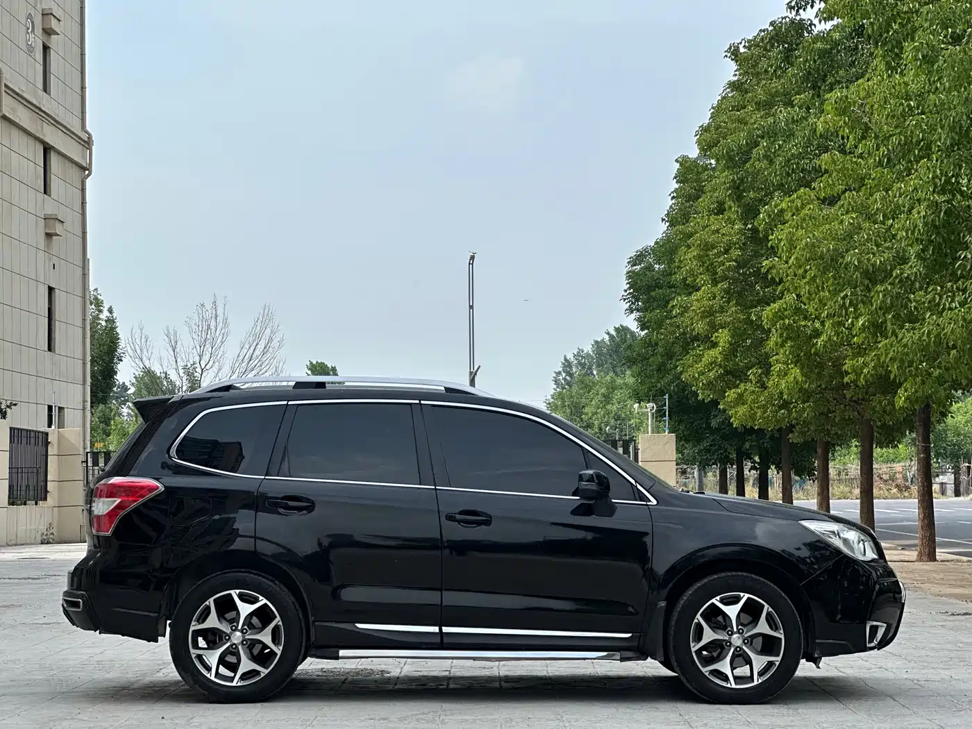 Subaru Forester 2015 2.5i Special Commemorative Edition фото 9