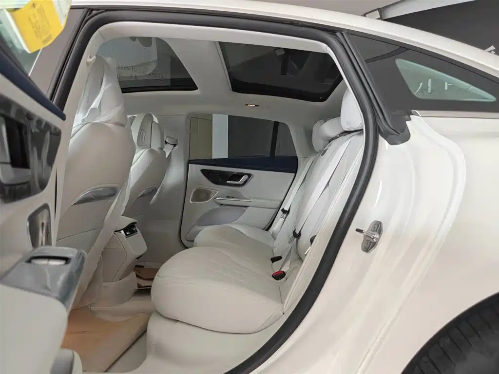 Mercedes-Benz EQE 2025 500 4MATIC Pioneer фото 10