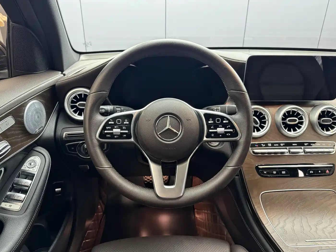 Mercedes-Benz GLC 2020 GLC 300 L 4MATIC Dynamic фото 12