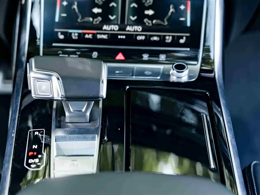 Audi Q8 2022 55 TFSI Premium Selection Dynamic фото 15