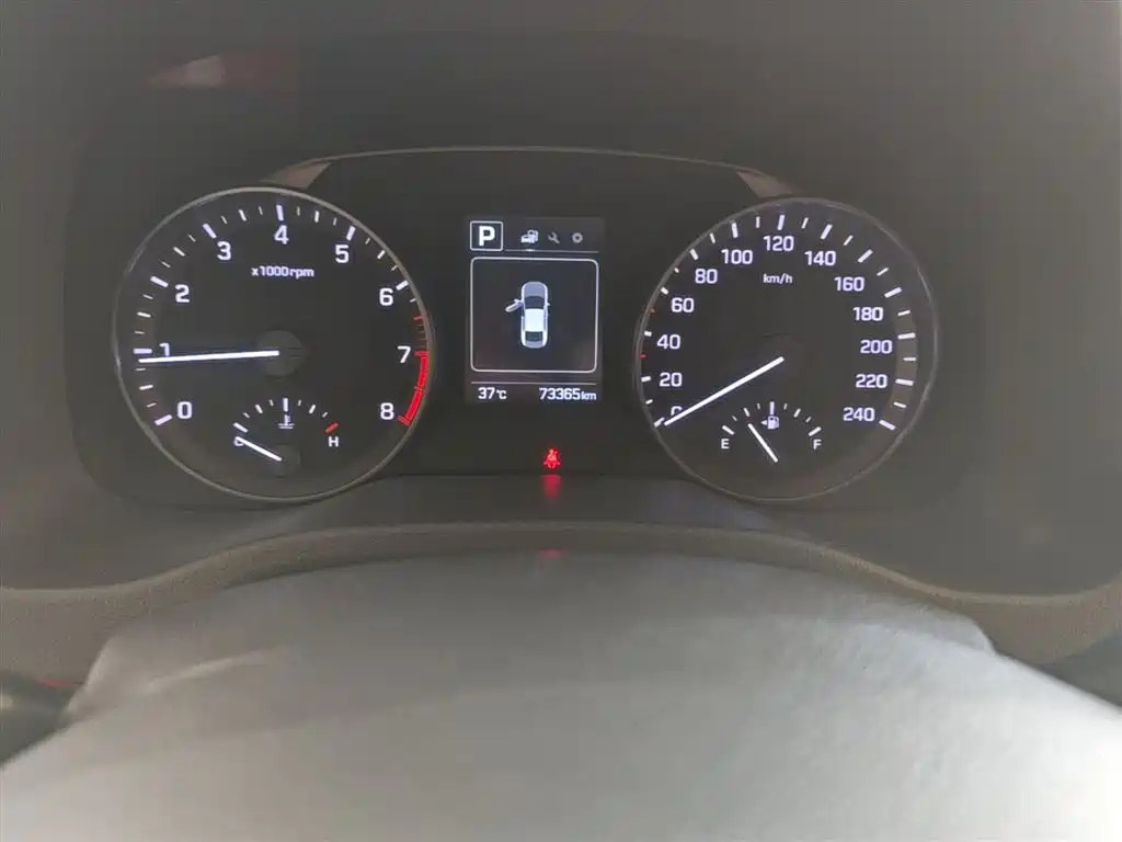 Hyundai Elantra 2016 Model 1.6L Automatic Smart Elite фото 19