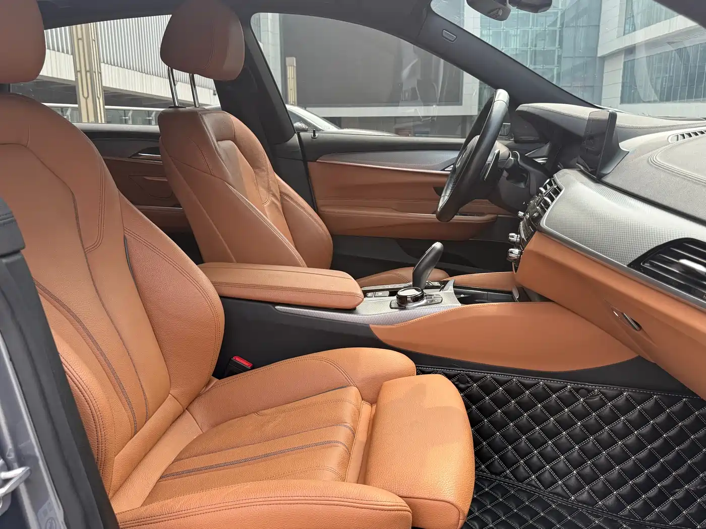 BMW 6 Series GT 2019 630i M Sport Package фото 10