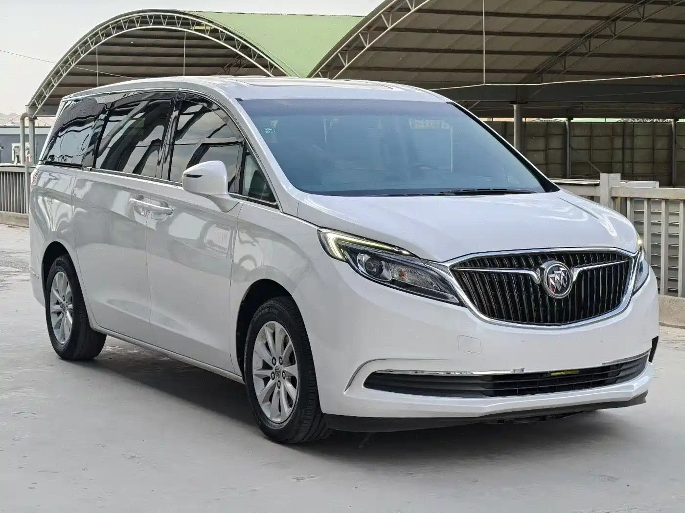 Buick GL8 2018 ES 28T Comfort Type China VI фото 3