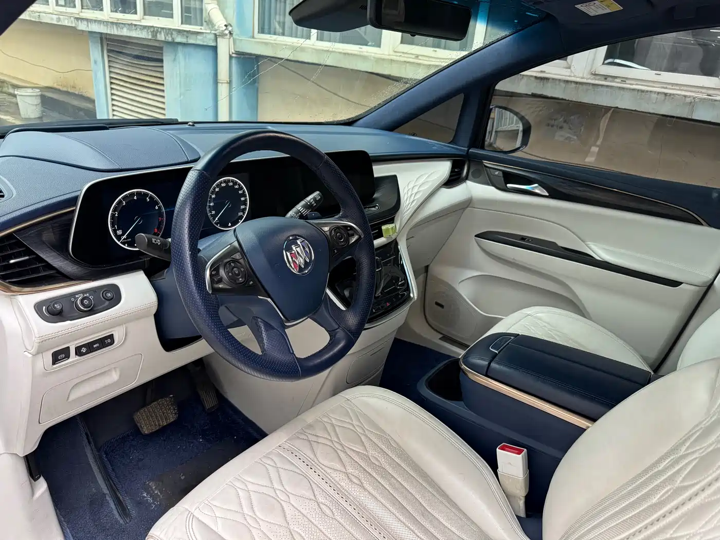 Фото 4 - Buick GL8