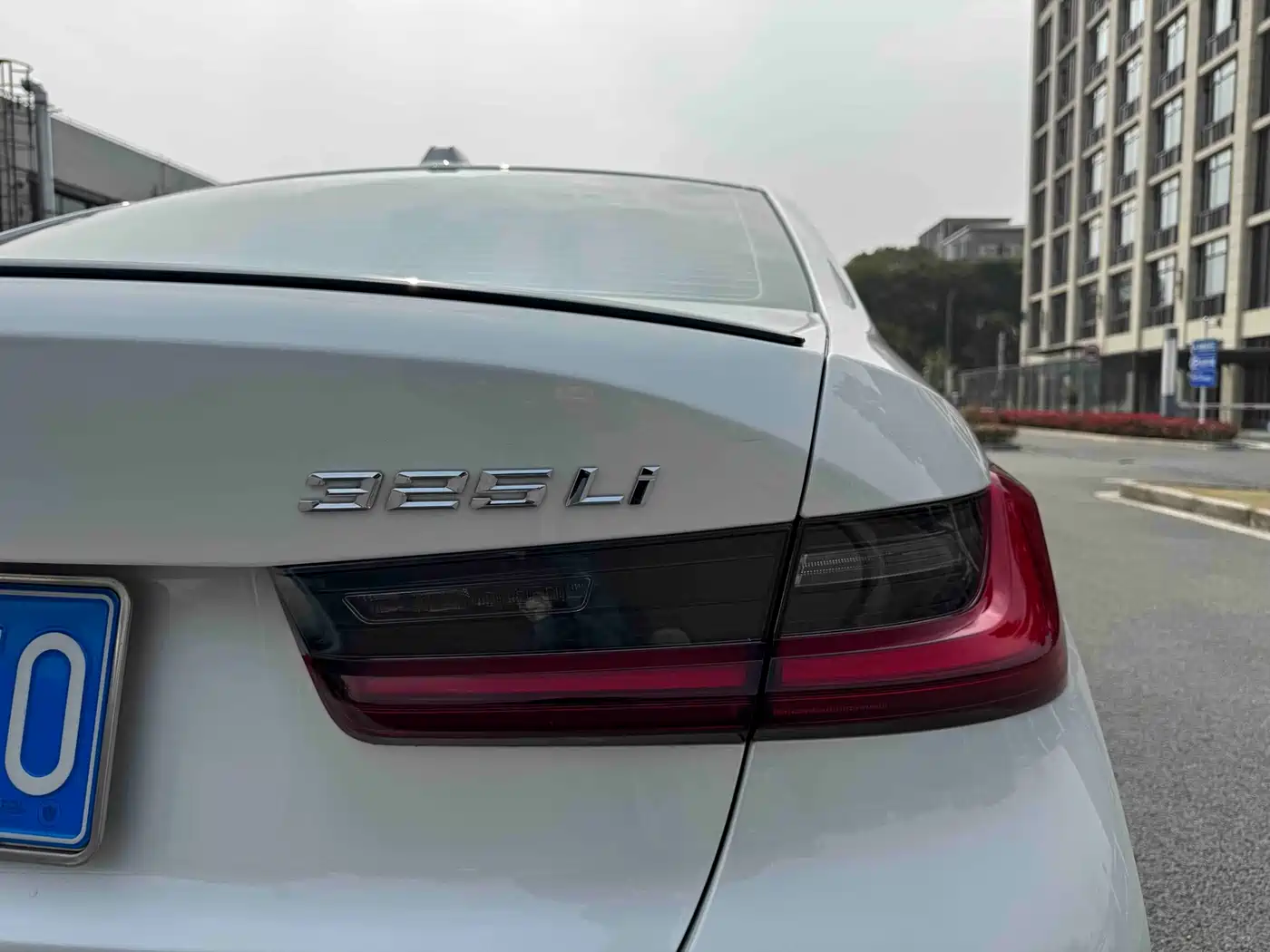 BMW 3 Series 2023 325Li M Sport Black Night Package фото 7